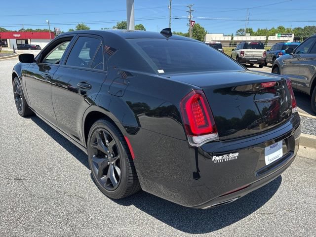 Used 2021 Chrysler 300 Touring w/ Sport Appearance Package RWD image 6