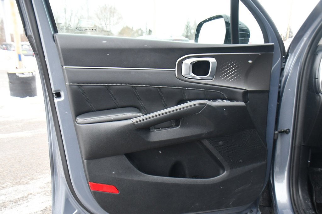 Used 2022 Kia Sorento SX image 25