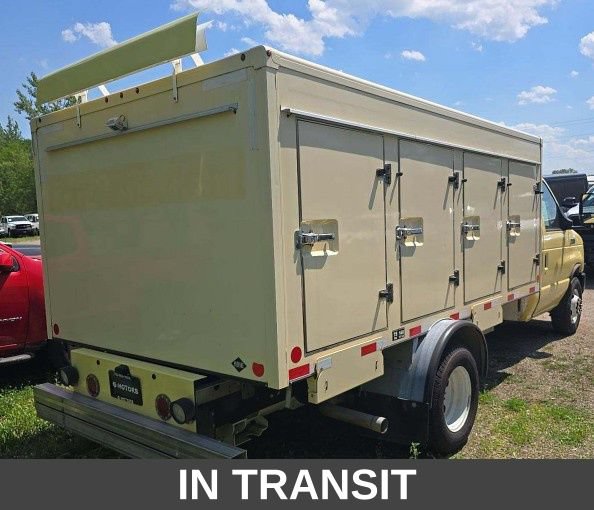 Used 2022 Ford E-450 and Econoline 450 Super Duty RWD image 2