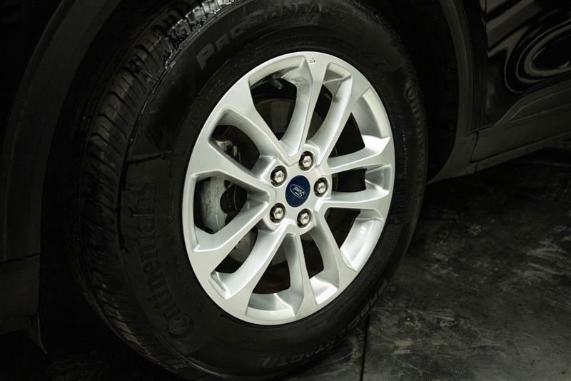 Used 2022 Ford Escape SE w/ Cold Weather Package image 3