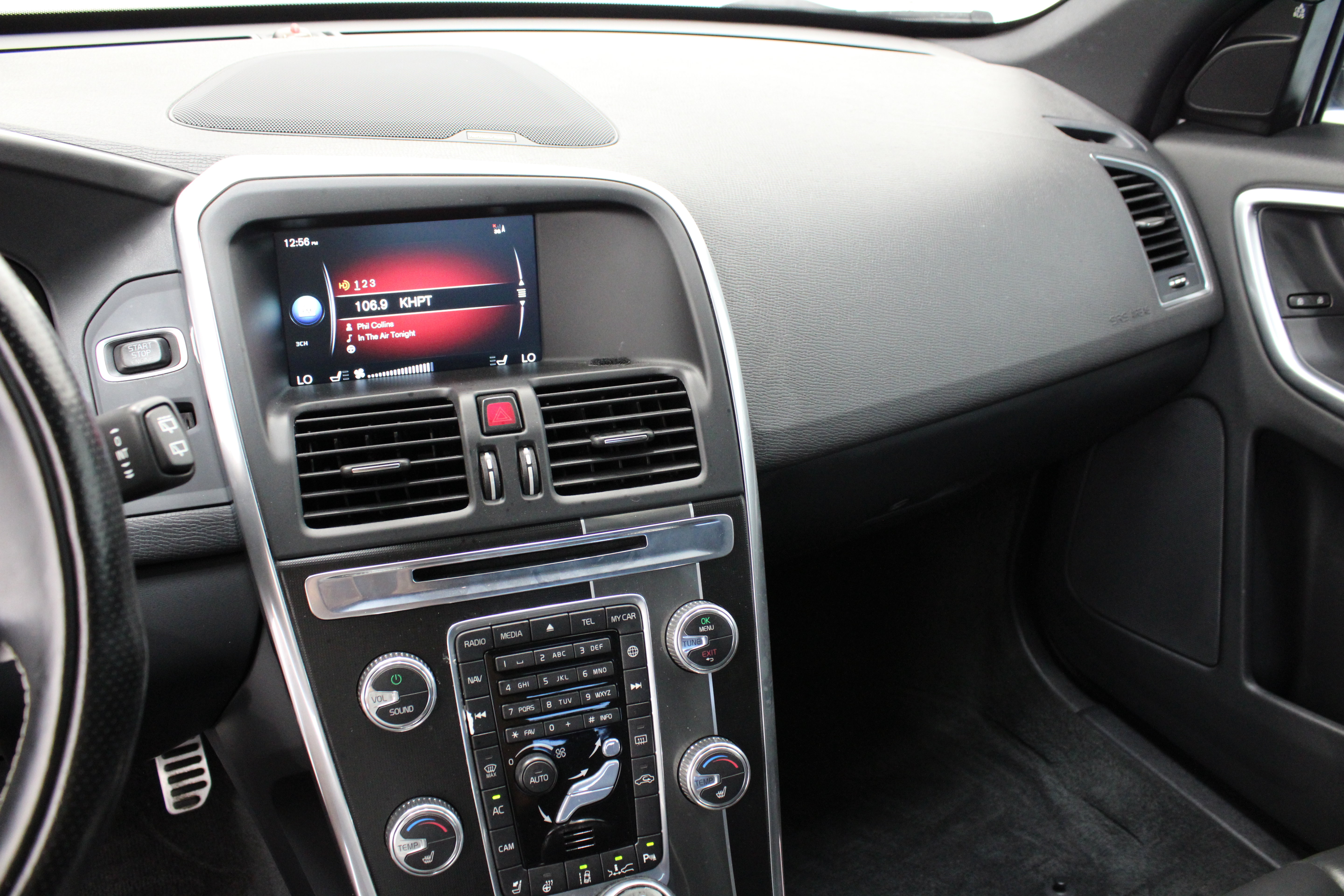 Used 2015 Volvo XC60 T6 R-Design Platinum AWD/4WD image 16