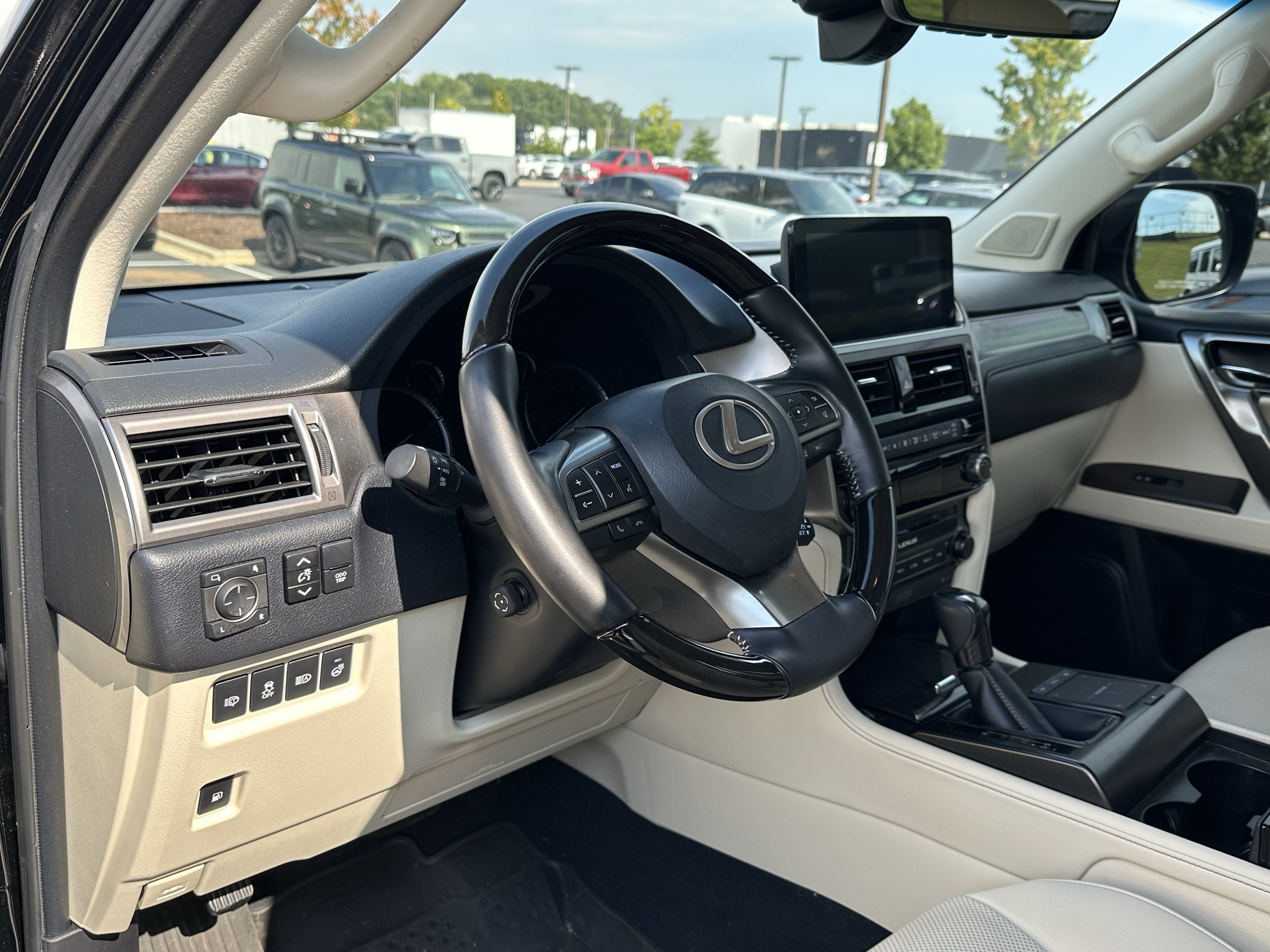 Used 2023 Lexus GX 460 Premium AWD/4WD image 19
