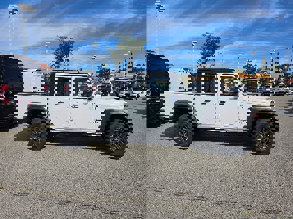 New 2026 Jeep Gladiator Sport image 3