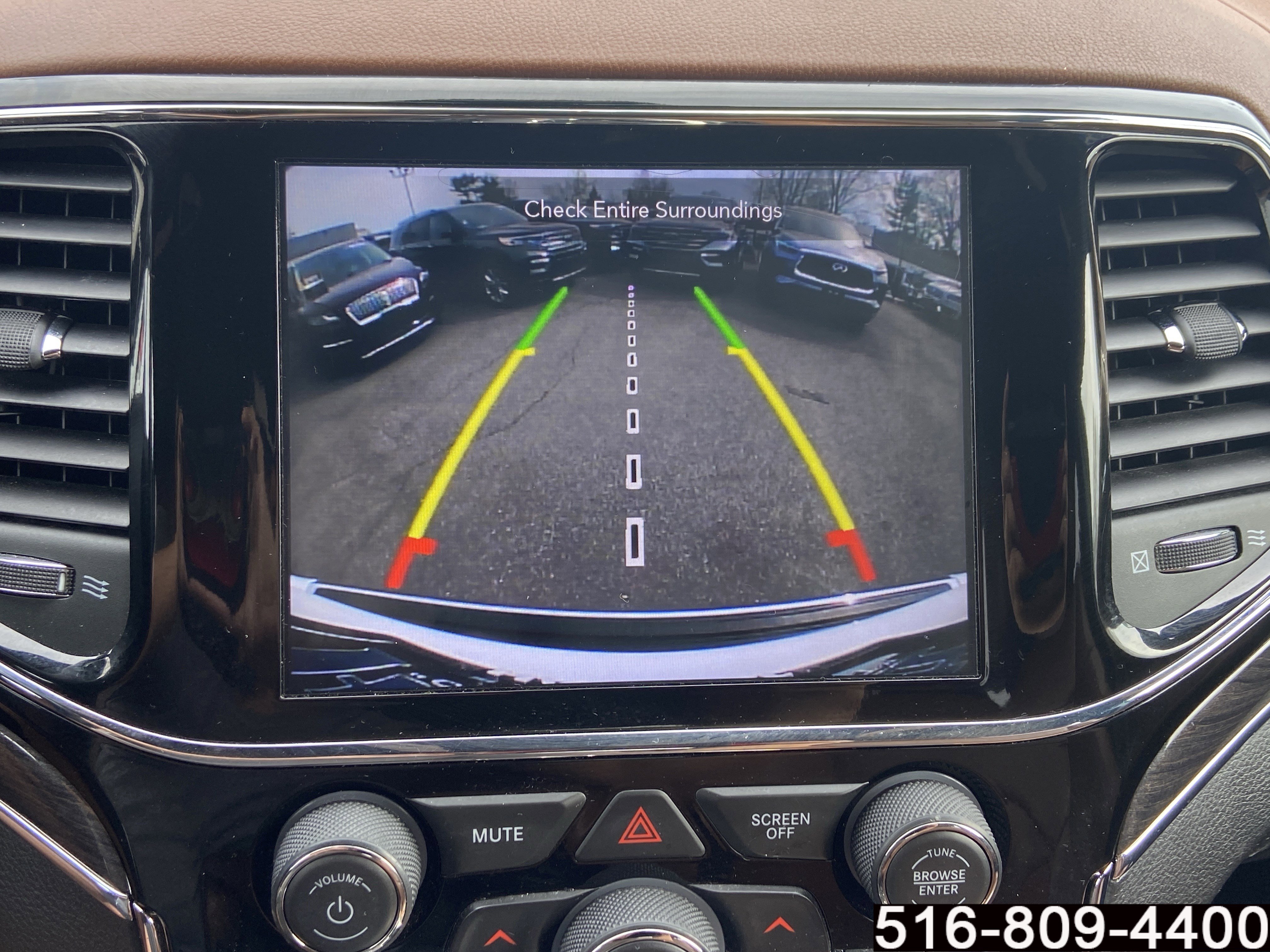 Used 2020 Jeep Grand Cherokee Overland AWD/4WD image 21