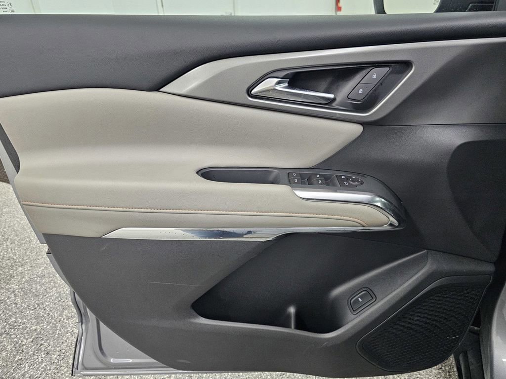 Used 2026 Chevrolet Traverse LT w/ Driver Confidence Package image 13