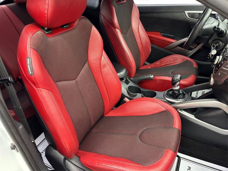 Used 2012 Hyundai Veloster w/ Style Pkg image 11