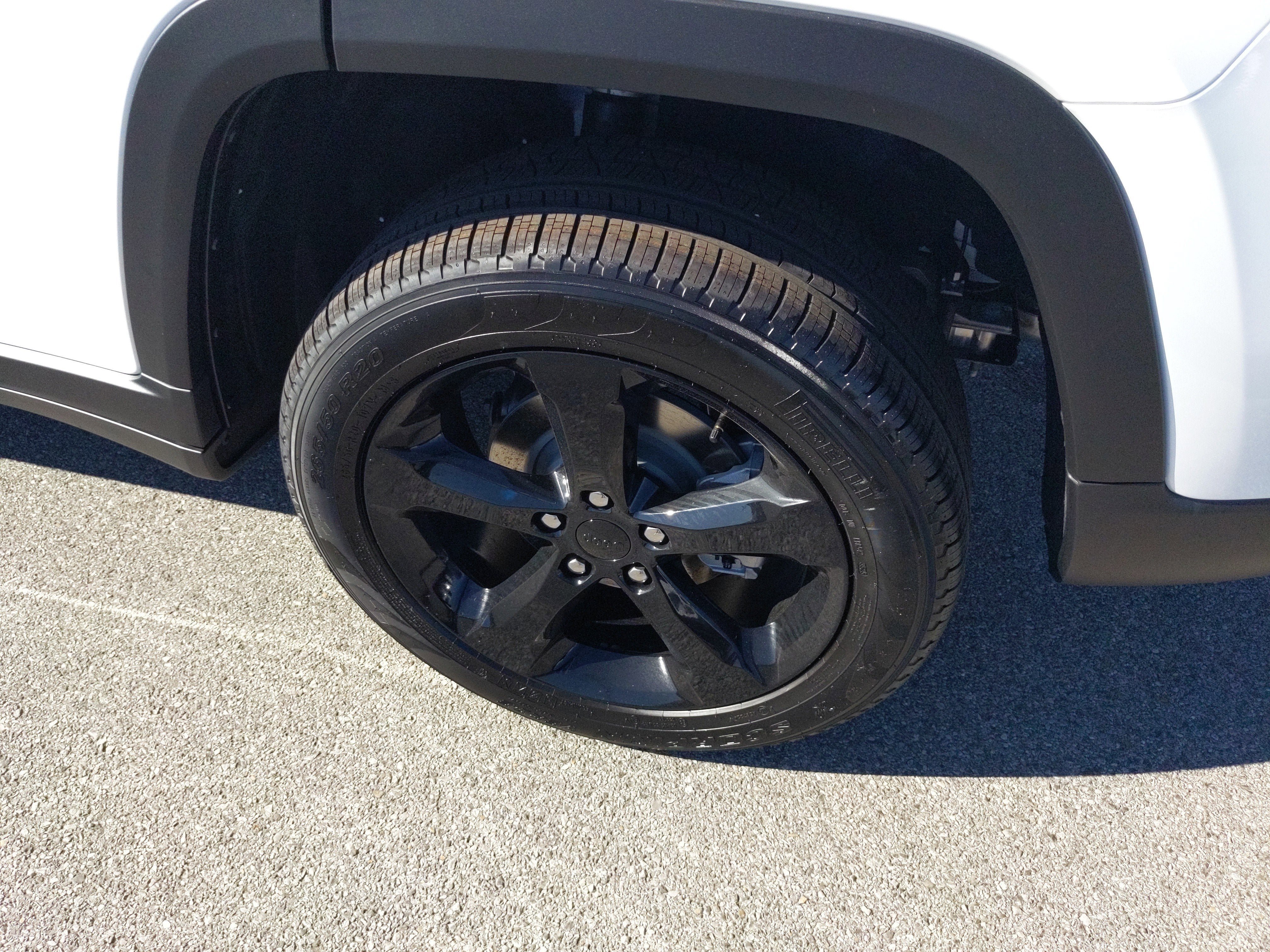 New 2025 Jeep Grand Cherokee Limited w/ Black Appearance Package AWD/4WD image 18