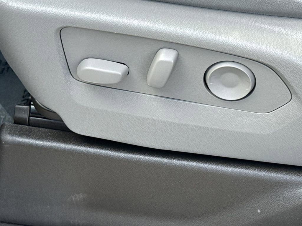 Used 2026 GMC Sierra 1500 SLT image 33