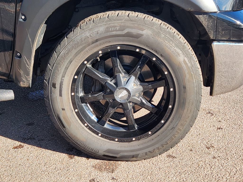 Used 2013 Toyota Tundra 4x4 CrewMax image 29