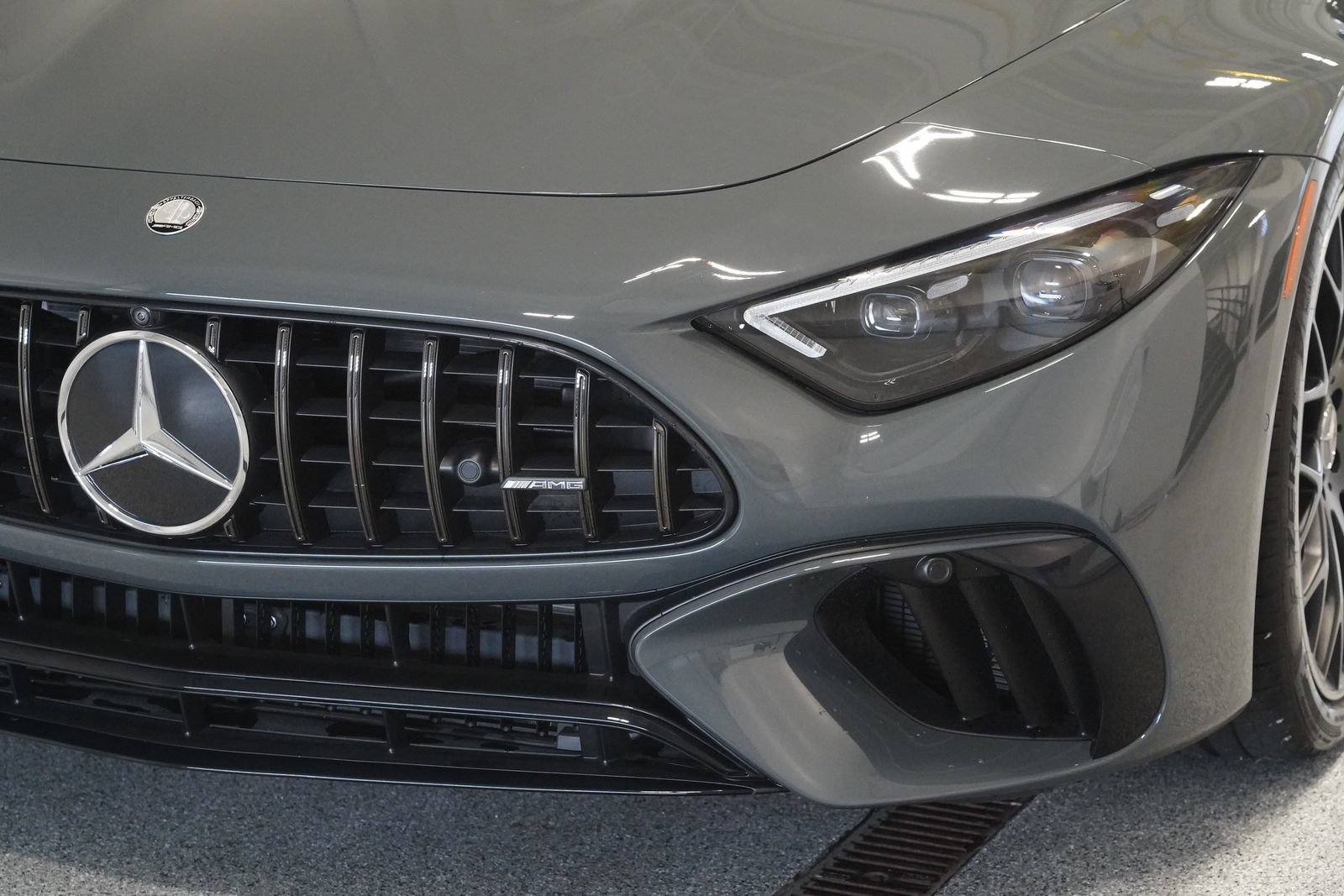 Certified 2025 Mercedes-Benz SL 63 AMG 4MATIC image 9