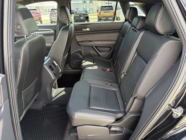 Used 2023 Volkswagen Atlas Cross Sport SEL R-Line AWD/4WD image 25
