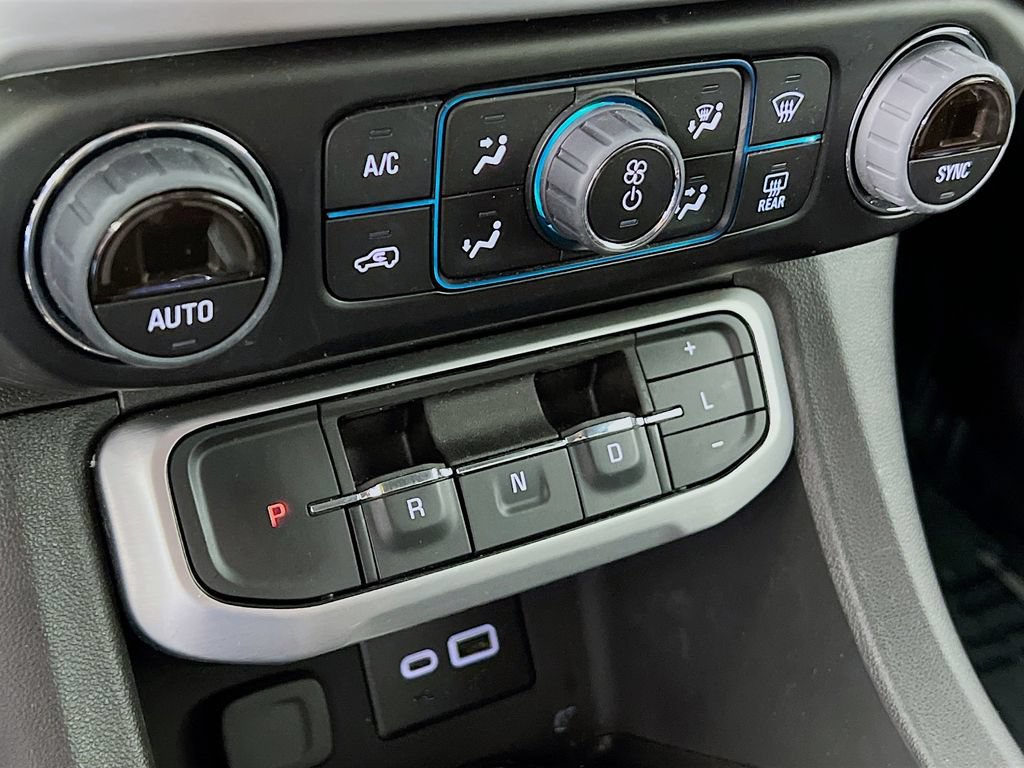 Certified 2023 GMC Acadia SLE w/ Driver Convenience Package AWD/4WD image 15