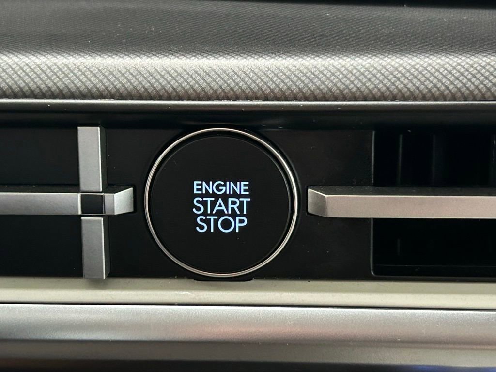 Used 2025 Hyundai Santa Fe SE image 46