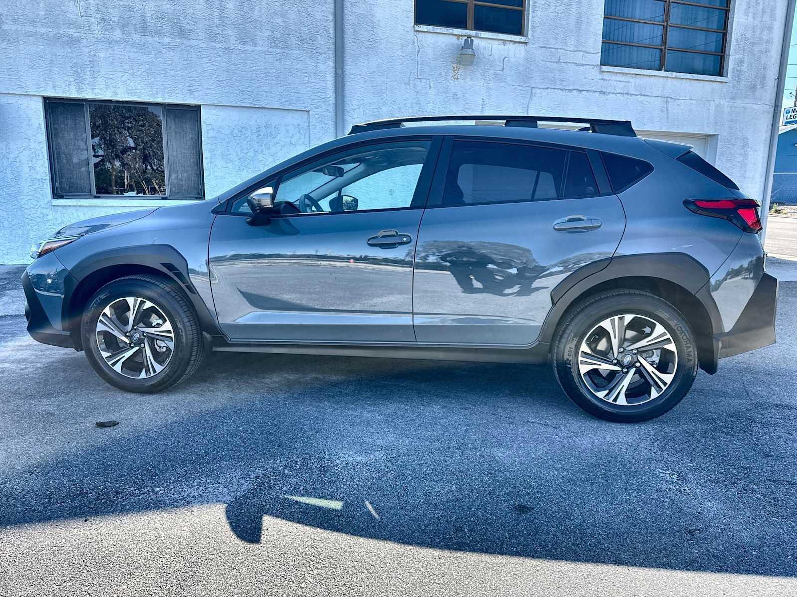 Used 2024 Subaru Crosstrek 2.0i Premium image 3