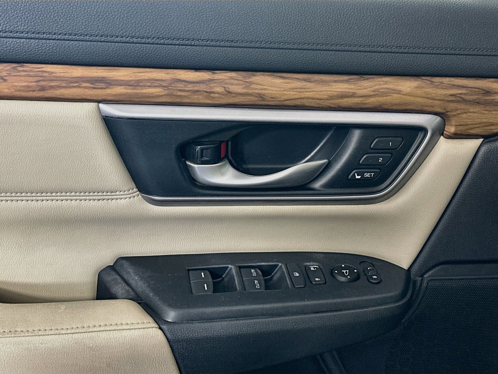 Used 2018 Honda CR-V EX-L image 17
