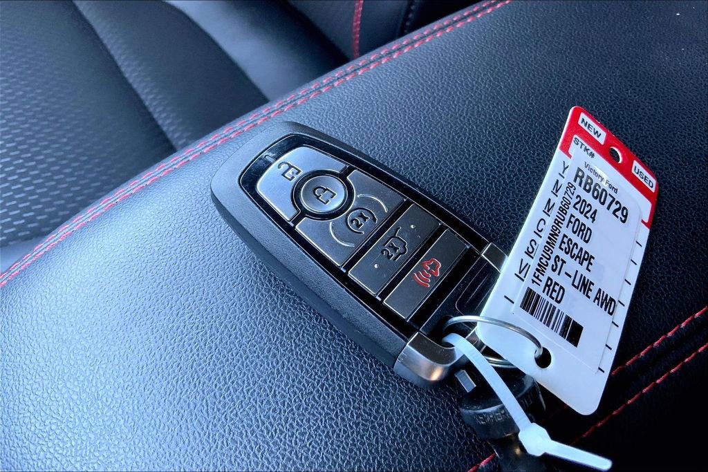 Used 2024 Ford Escape ST-Line w/ Tech Pack #1 AWD/4WD image 9