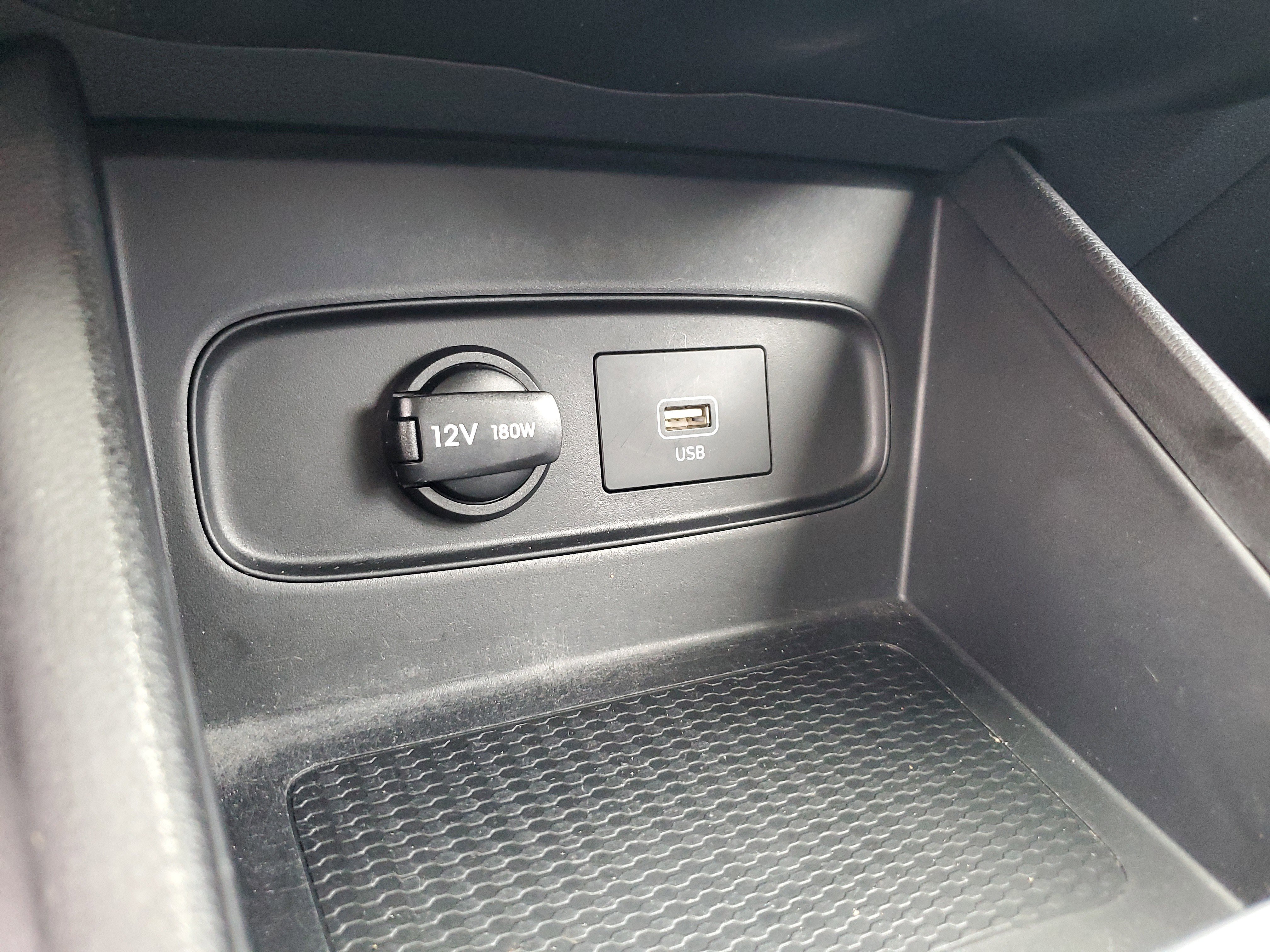Used 2021 Hyundai Venue SE FWD image 24