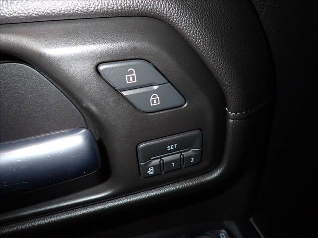 Used 2019 Chevrolet Silverado 1500 High Country w/ Technology Package image 17