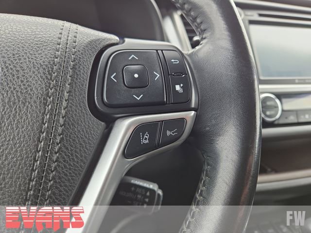 Used 2017 Toyota Highlander XLE image 16