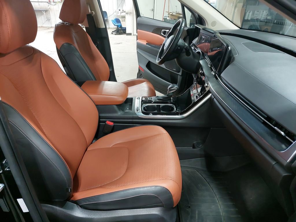 Used 2024 Kia Carnival SX Prestige image 10
