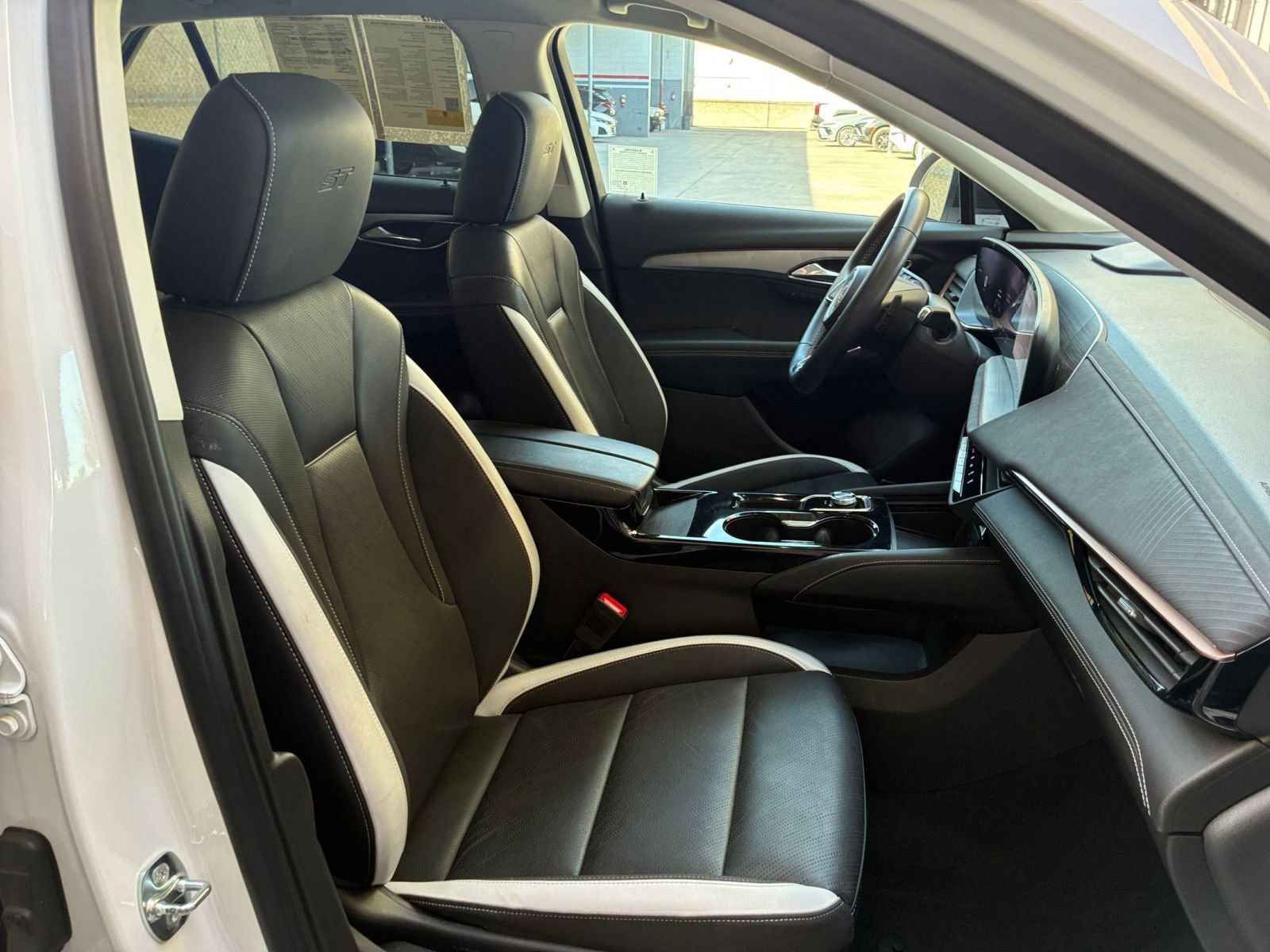 Used 2024 Buick Envision Sport Touring image 37