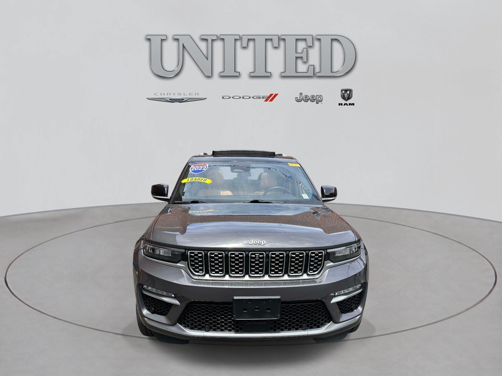 Used 2022 Jeep Grand Cherokee Summit w/ Luxury Tech Group V AWD/4WD image 6