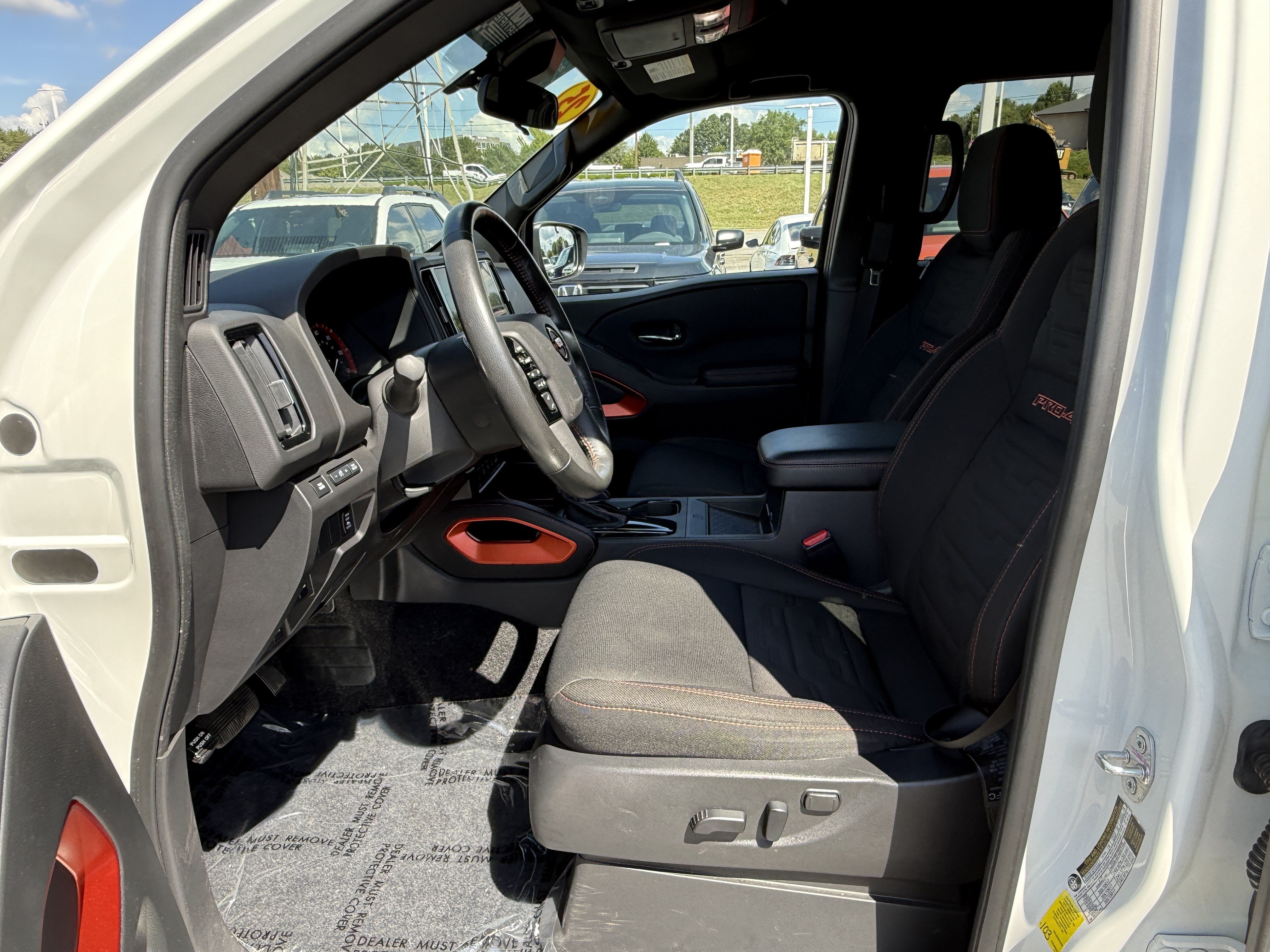 Used 2025 Nissan Frontier PRO-4X w/ Pro Convenience Package AWD/4WD image 16