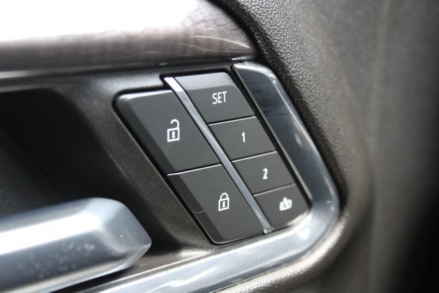 Used 2024 Chevrolet Silverado 2500 LTZ AWD/4WD image 4