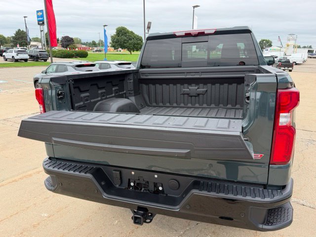 Used 2025 Chevrolet Silverado 1500 ZR2 w/ Technology Package AWD/4WD image 32