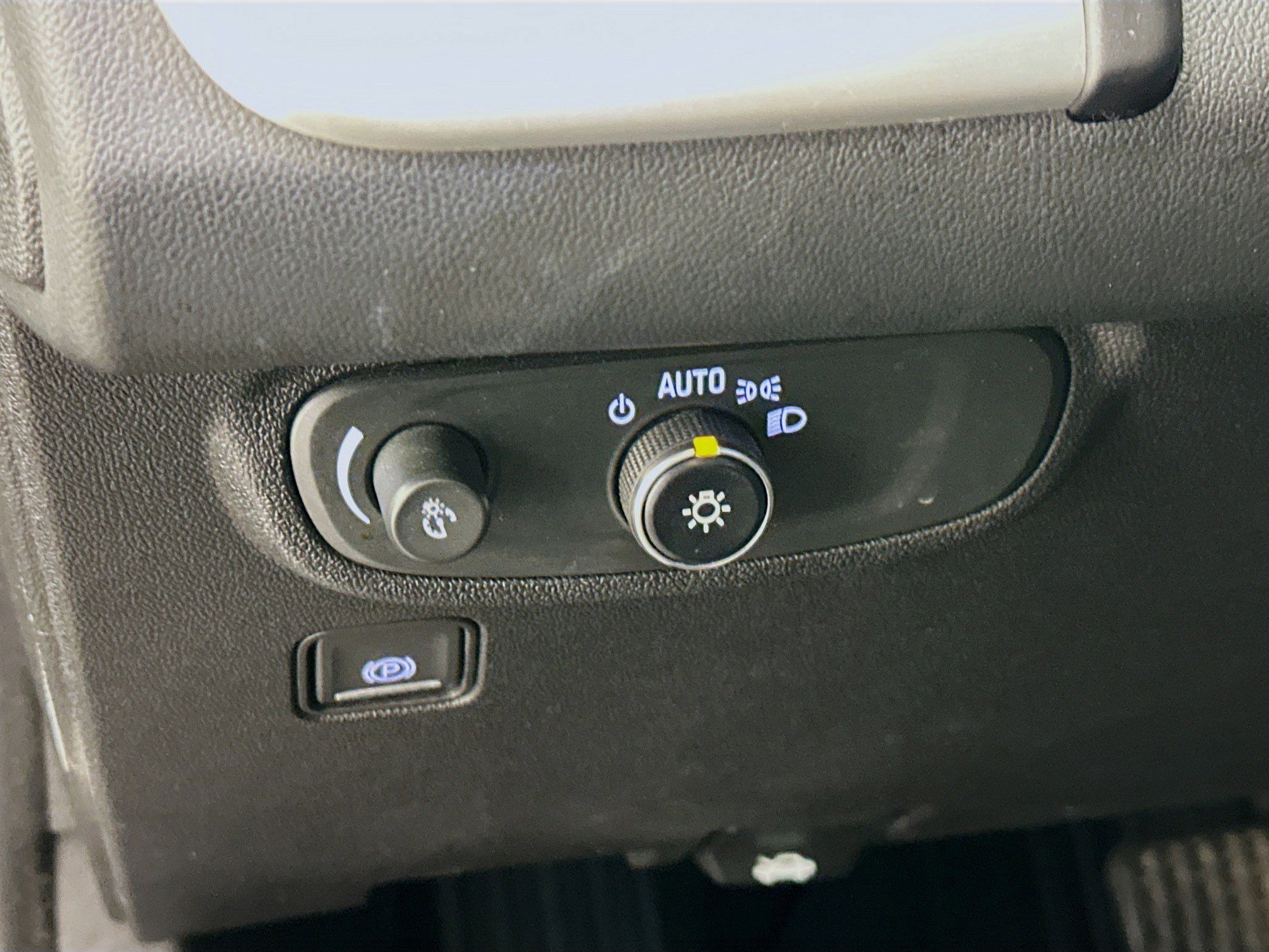 Used 2018 GMC Terrain SLE w/ Driver Convenience Package image 17