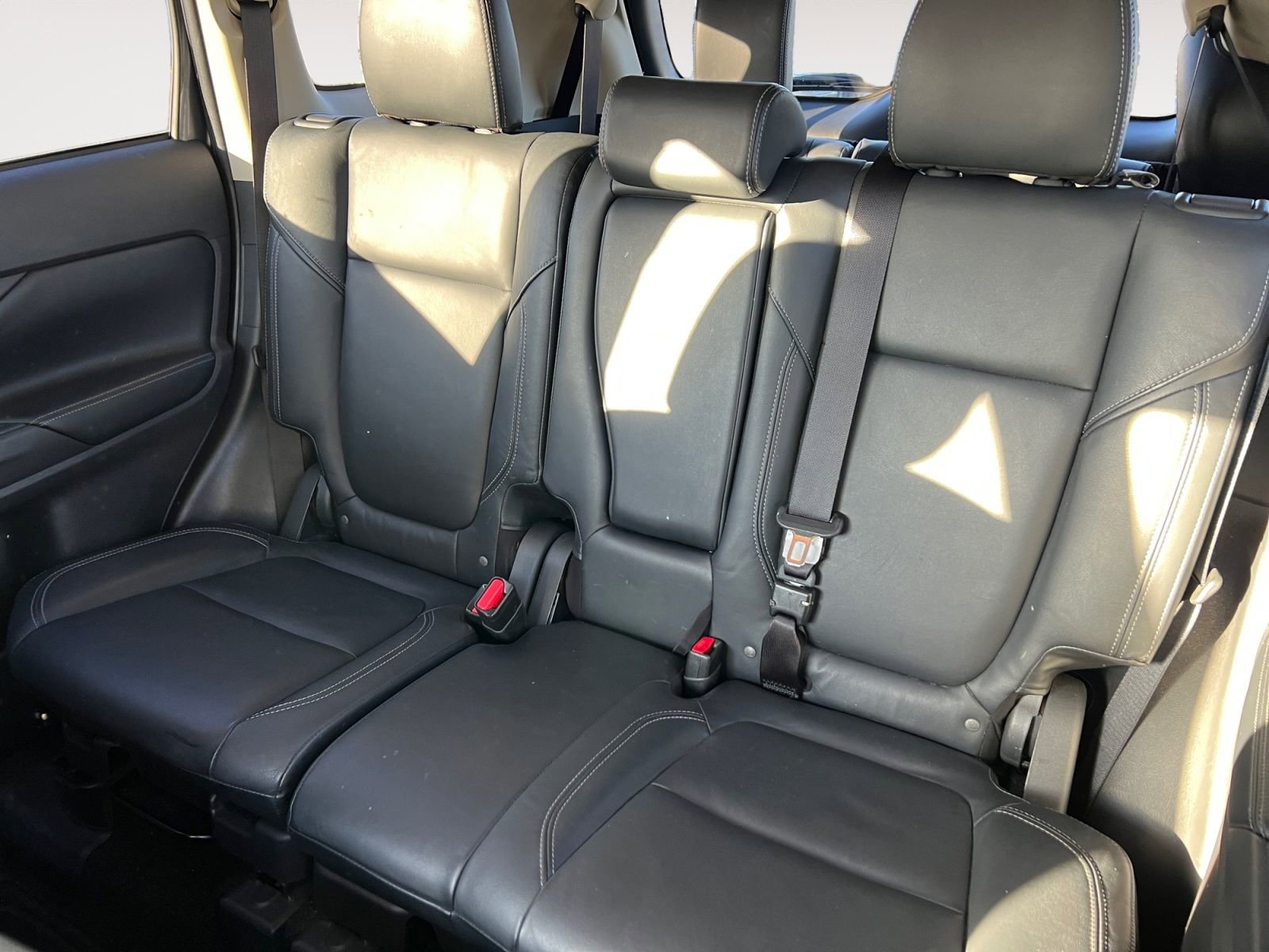 Used 2020 Mitsubishi Outlander SE image 13