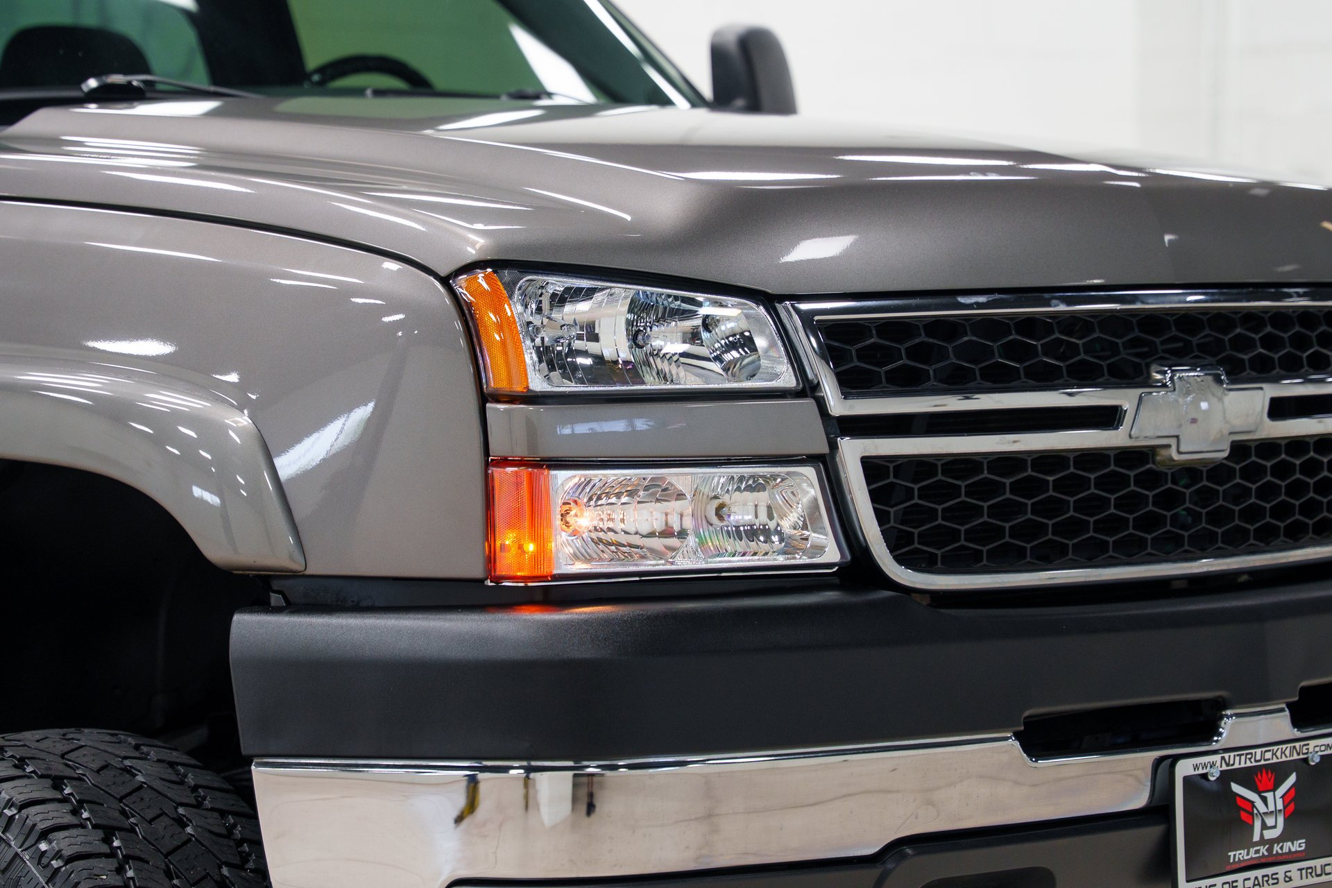 Used 2007 Chevrolet Silverado 2500 LT w/ Heavy-Duty Power Package AWD/4WD image 9