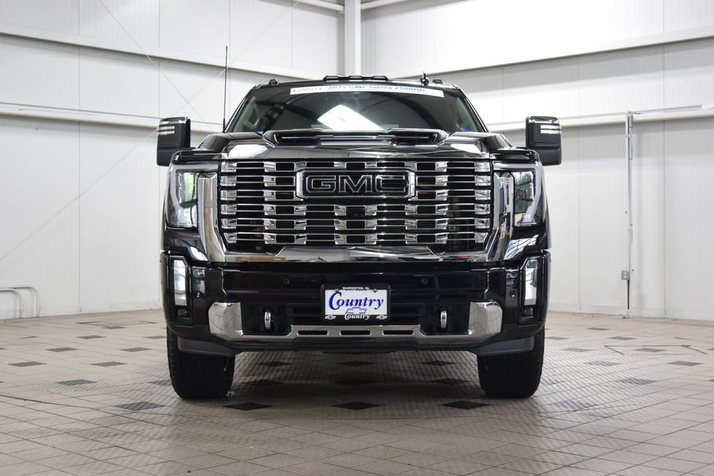 Used 2025 GMC Sierra 2500 Denali w/ Denali Reserve Package AWD/4WD image 2