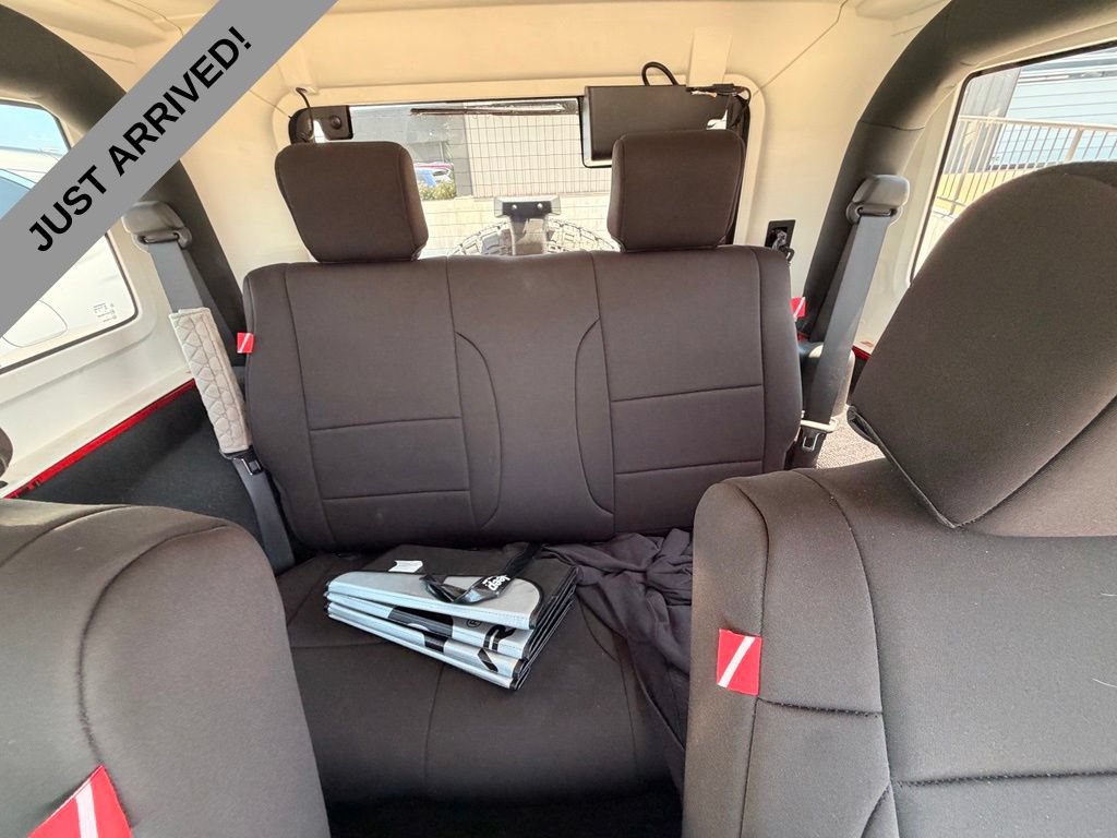 Used 2010 Jeep Wrangler Rubicon w/ PWR Convenience Group AWD/4WD image 13