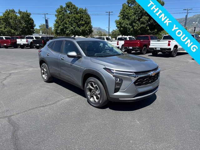 New 2025 Chevrolet Trax LT w/ Sunroof Package image 3