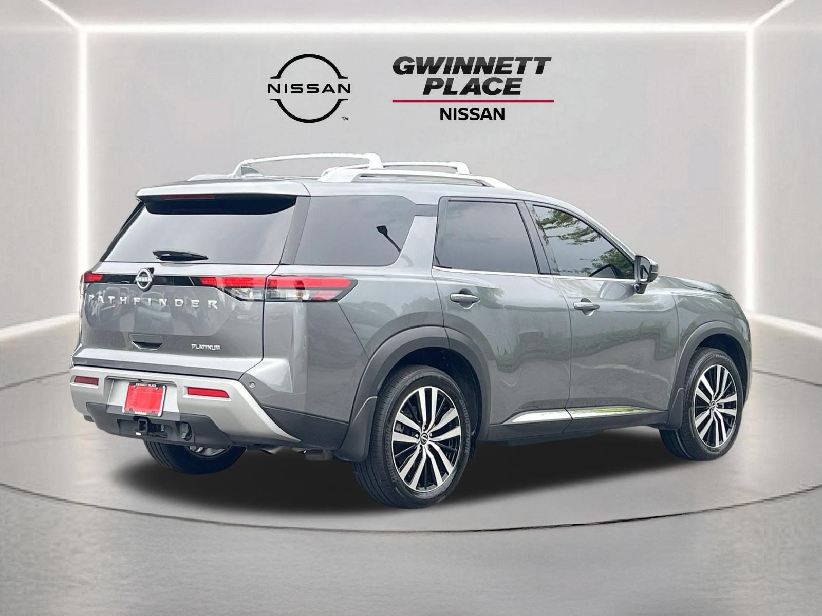 Used 2025 Nissan Pathfinder Platinum FWD image 25