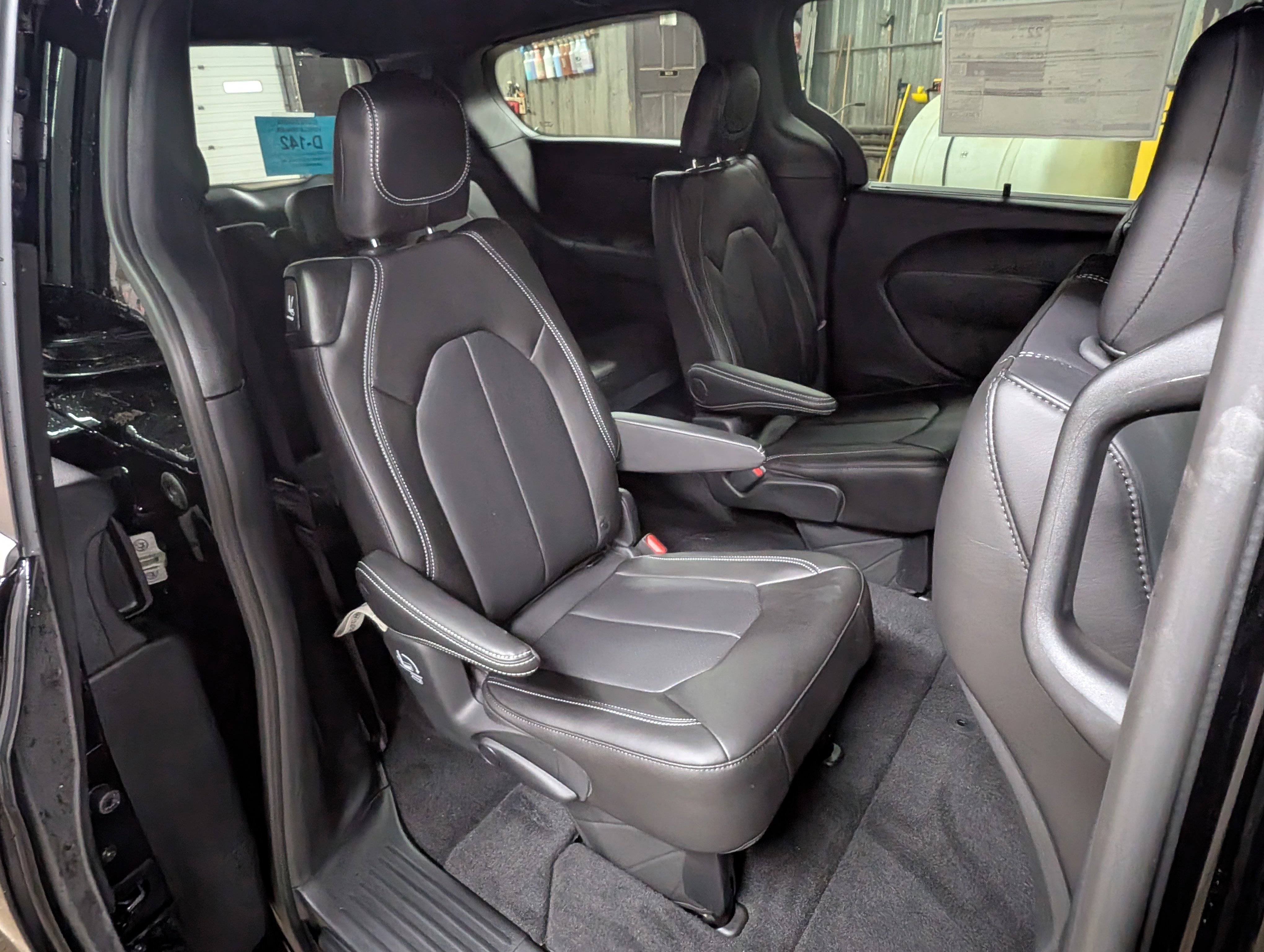 New 2026 Chrysler Pacifica Select image 5