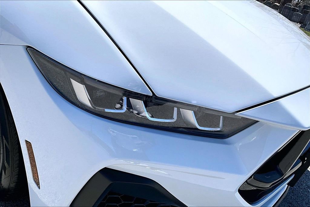 Used 2025 Ford Mustang Premium image 27