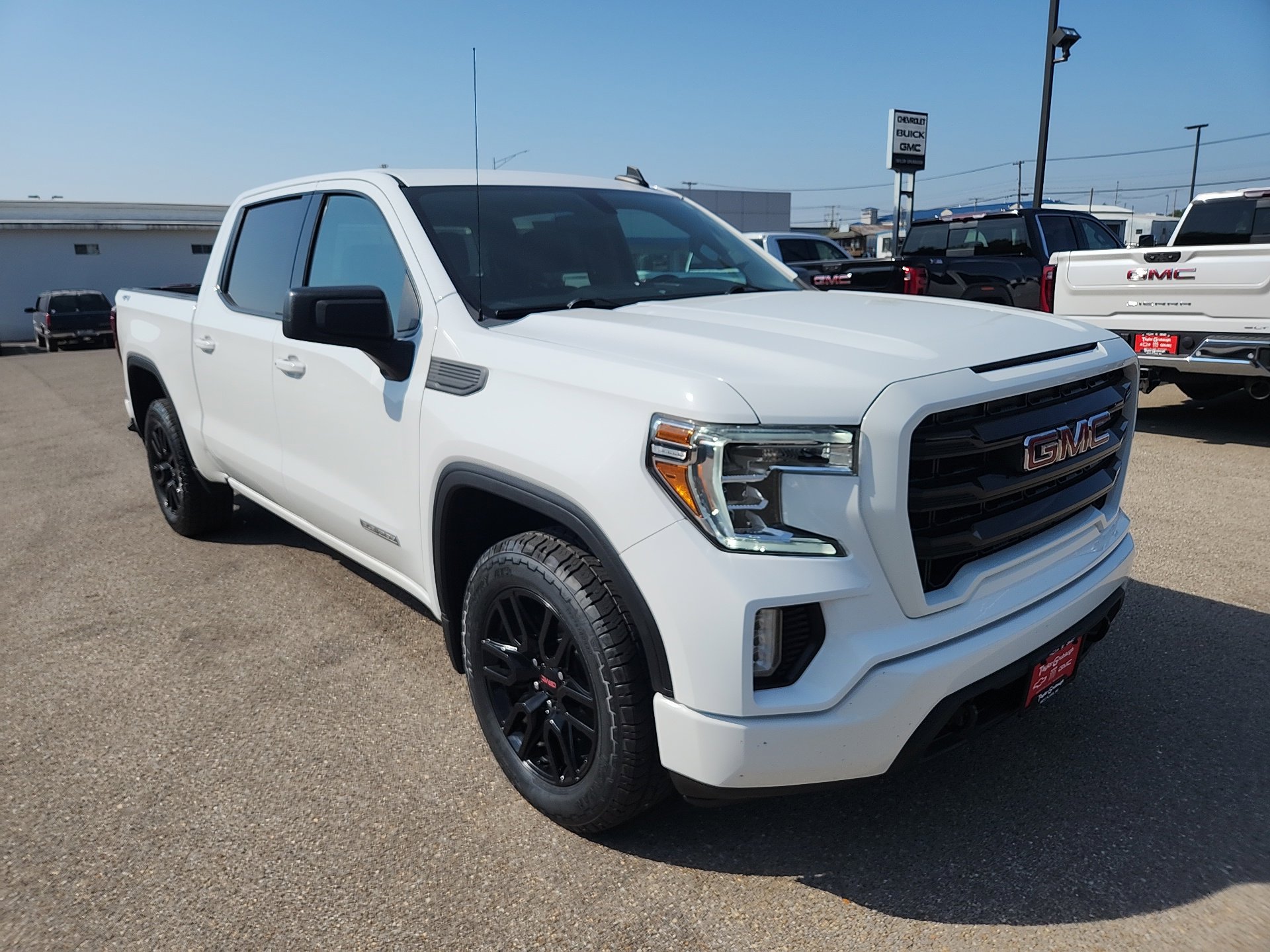 Used 2022 GMC Sierra 1500 Elevation image 2