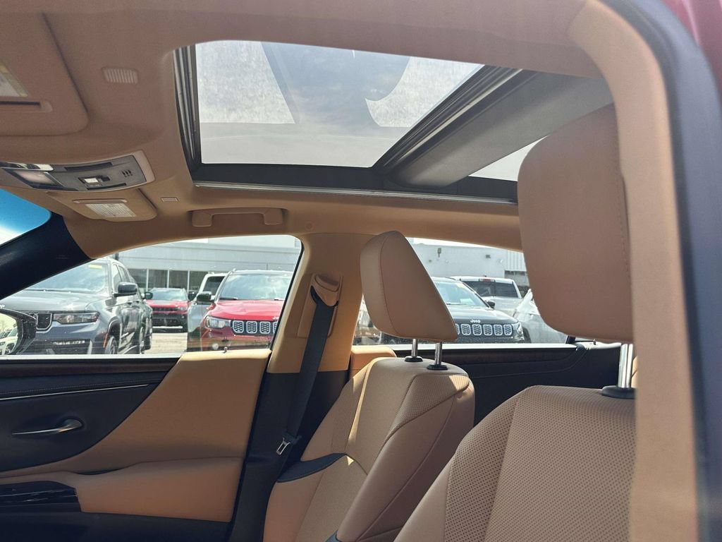 Used 2022 Lexus ES 350 w/ Premium Package FWD image 20