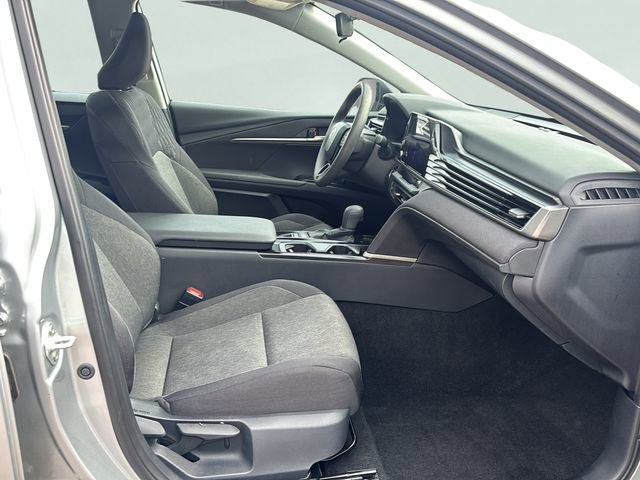 Used 2025 Toyota Camry LE image 11