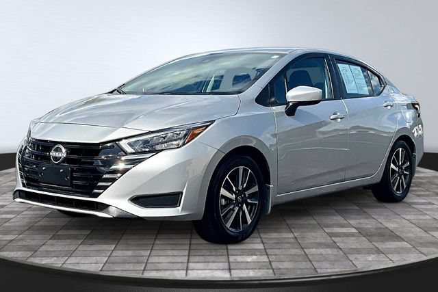 Used 2025 Nissan Versa SV w/ Trunk Package FWD image 1