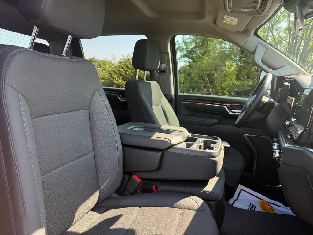 Used 2025 GMC Sierra 2500 SLE w/ SLE Value Package; AWD/4WD image 24