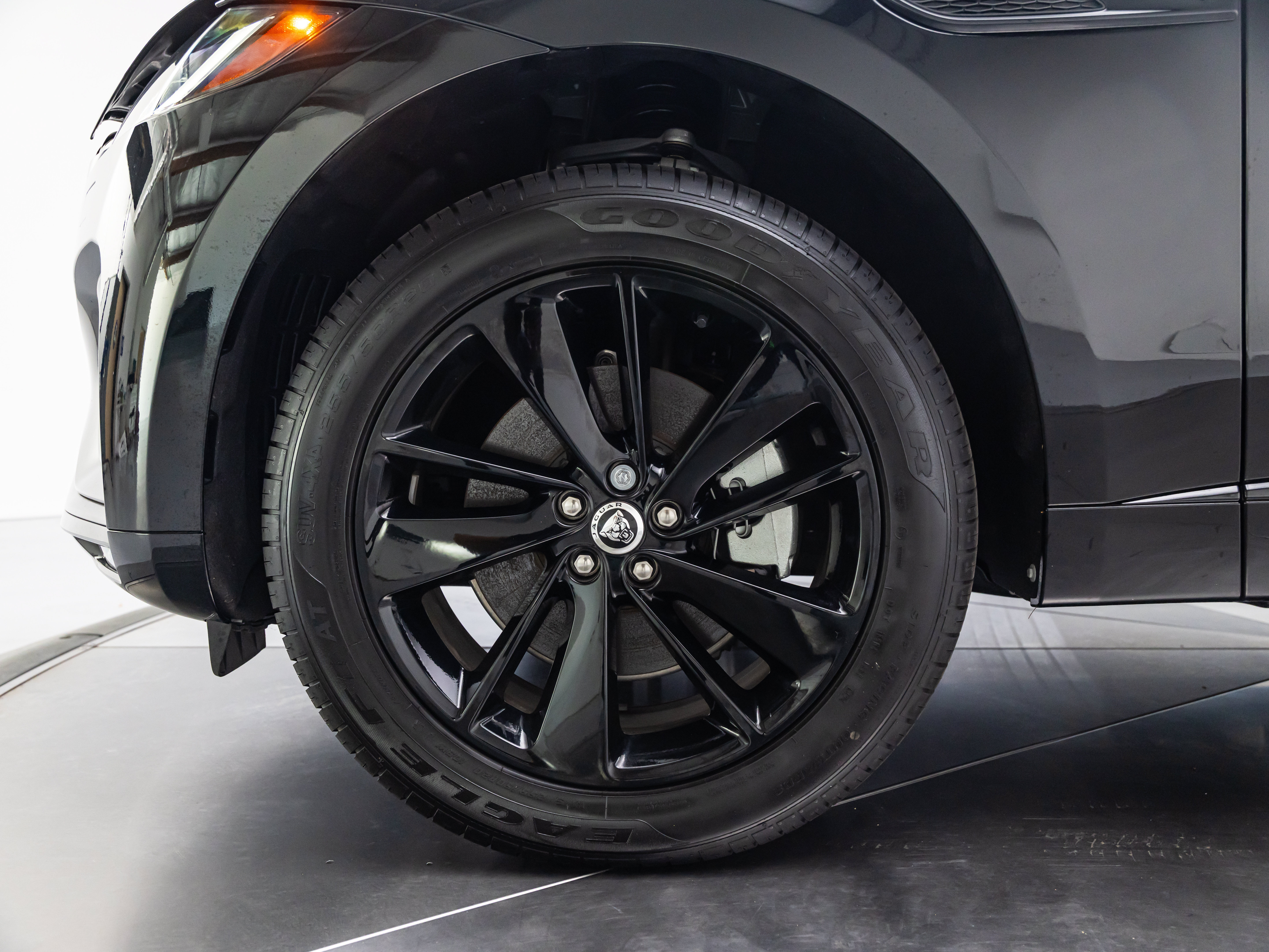 New 2025 Jaguar F-PACE R-Dynamic S AWD/4WD image 12