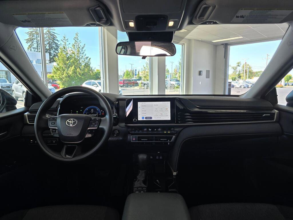 Used 2025 Toyota Camry LE FWD image 24