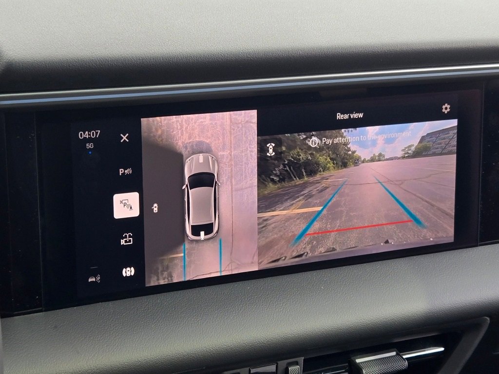 New 2025 Porsche Macan 4 Electric image 24