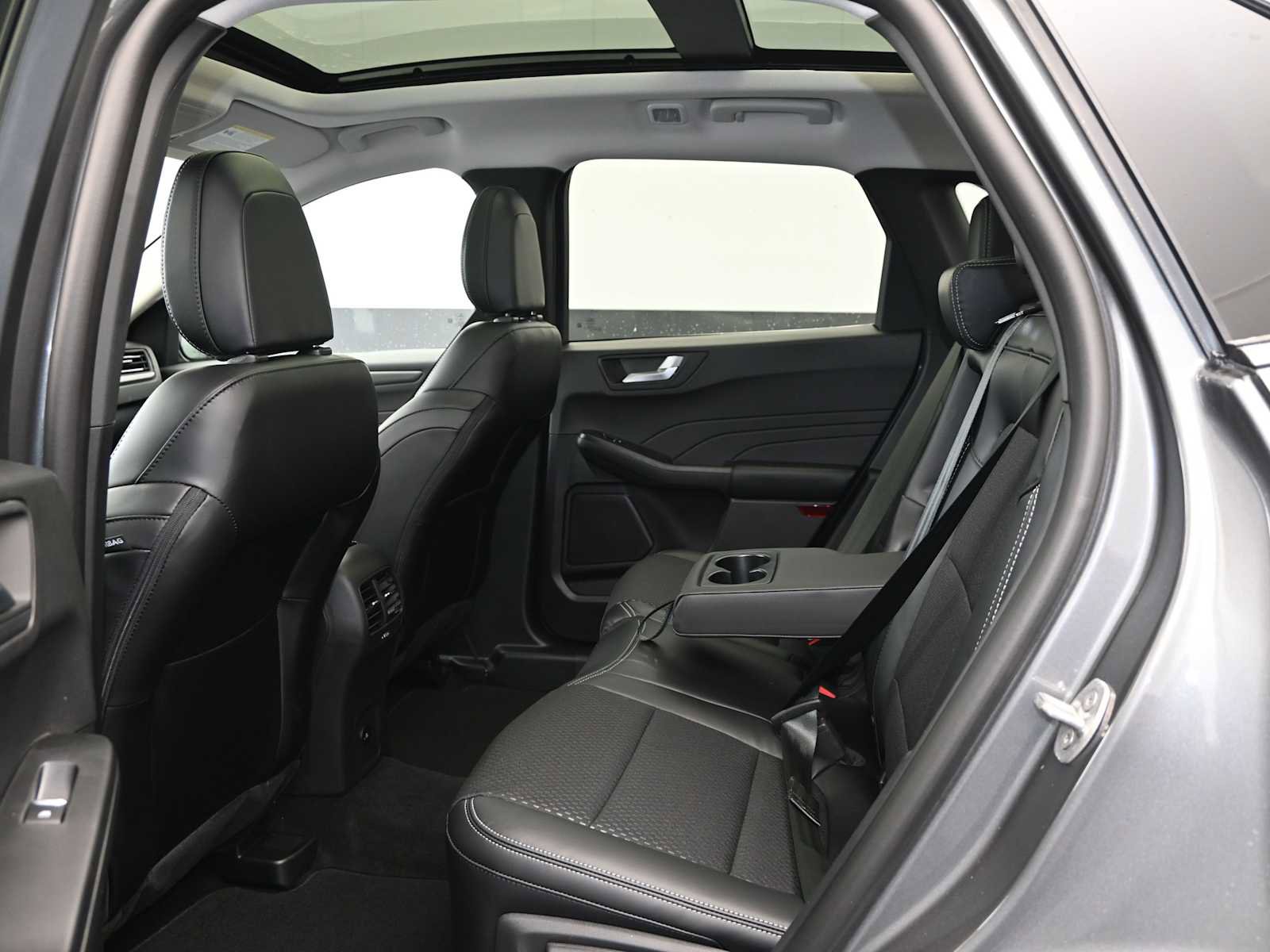 New 2025 Ford Escape SE image 18