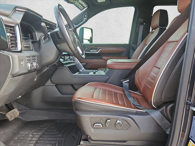 Used 2024 GMC Sierra 3500 Denali Ultimate image 16