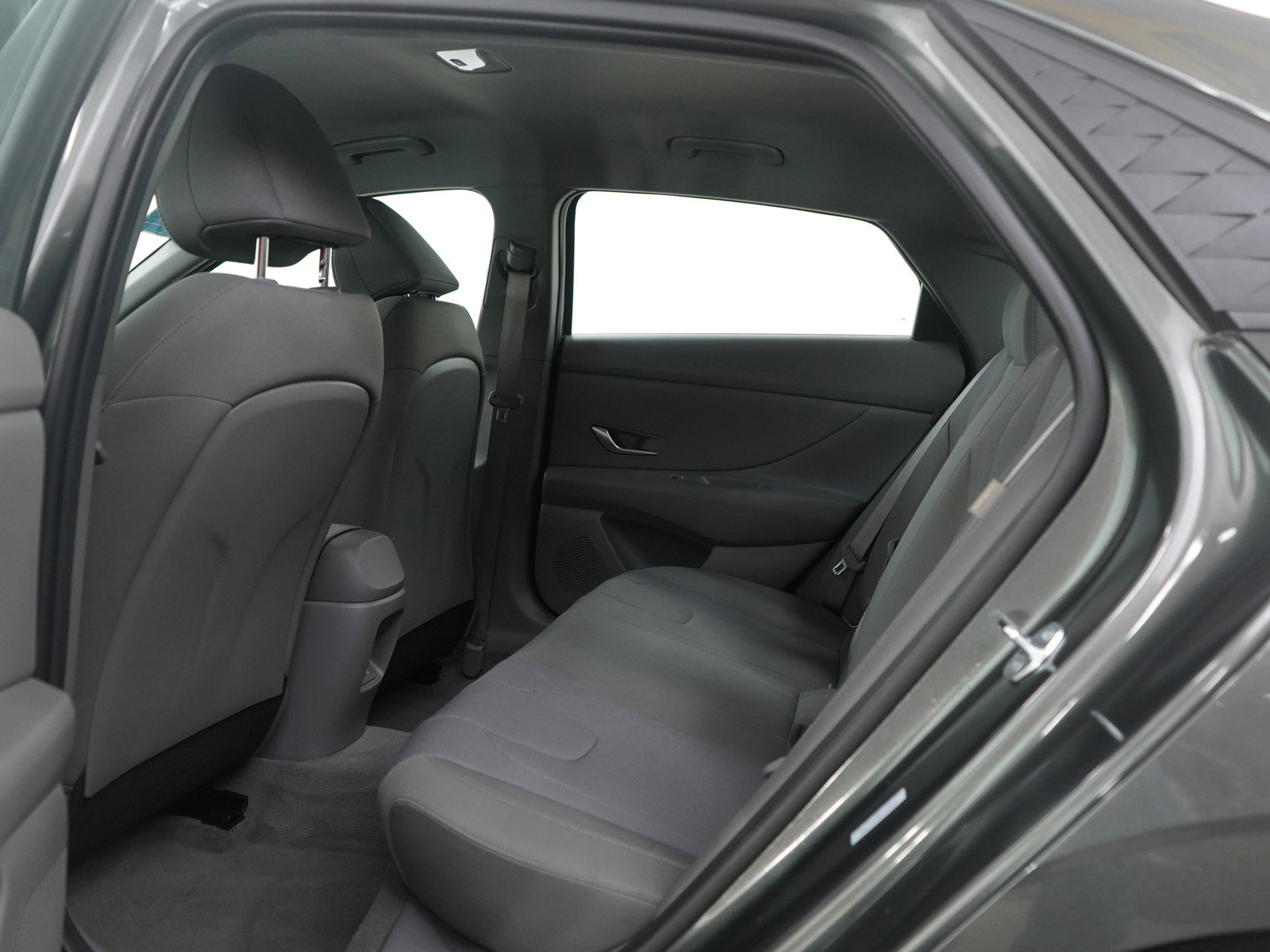 Certified 2025 Hyundai Elantra SE image 16