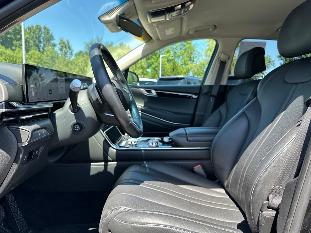 Used 2025 Genesis GV80 2.5T Standard AWD/4WD image 41